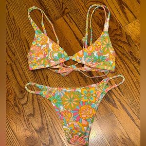 Kulani Kinis: Floral Bikini Top and Bottom